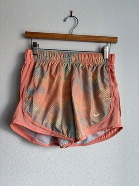 NWT Nike Tempo Dri-Fit 3-inch Running Shorts in apricot size S